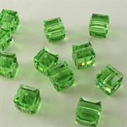 ART. 5601 CUBO SW.FORO ORIZ.8MM PERIDOT